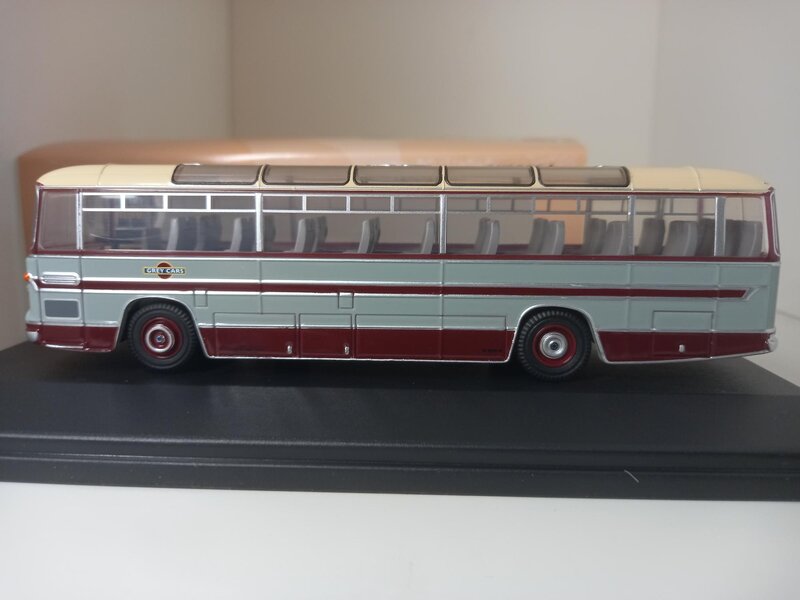 1:76 Scale Oxford Diecast 76DC001 Duple Commander Mk11 Coach Grey Cars ...
