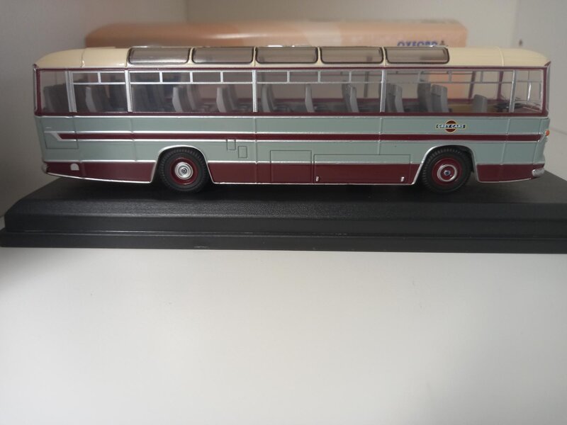 1:76 Scale Oxford Diecast 76DC001 Duple Commander Mk11 Coach Grey Cars ...